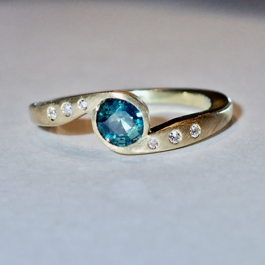 18ct gold engagement ring commission