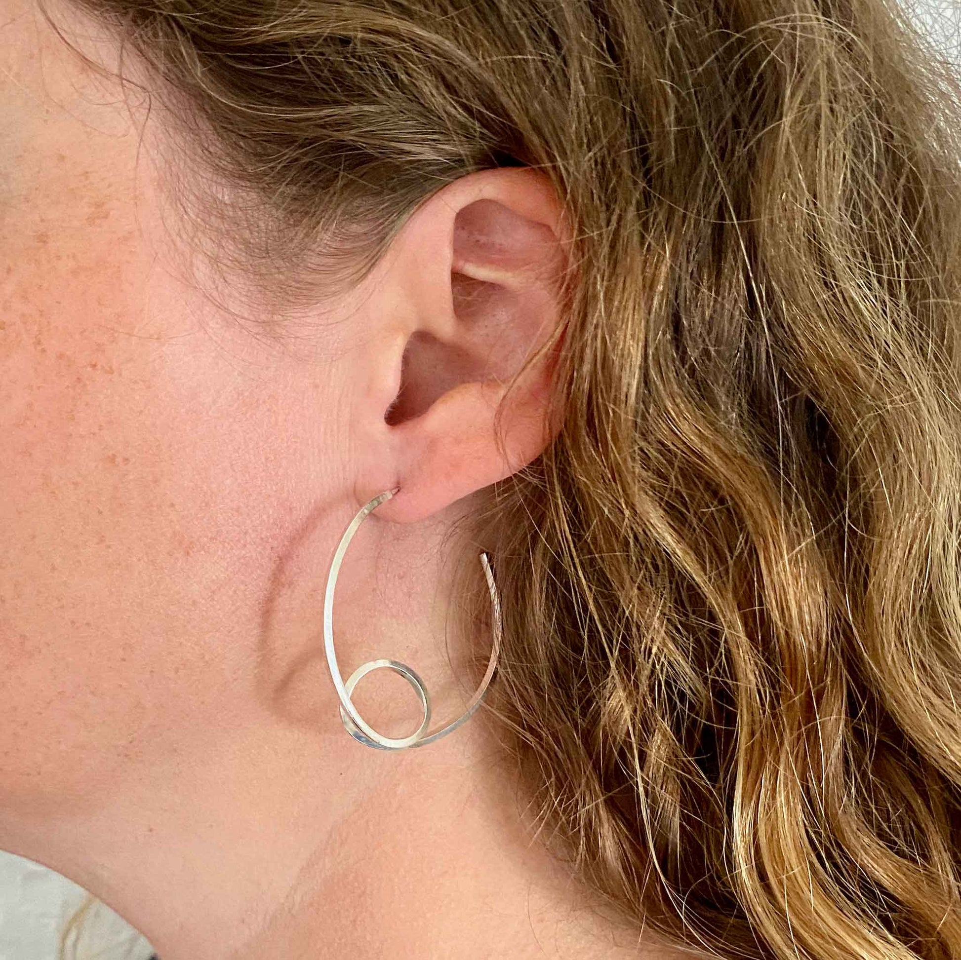 4cm Loop D Loop Hoop earring